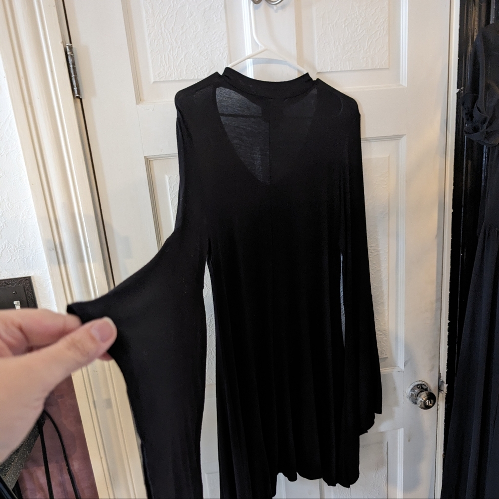 The pretty cult shirt with bell sleeves